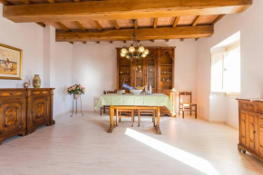 Villa Costanzi: Comfy Apartment Below The Cucco Sigillo